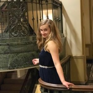 Meet your Posher, Laura